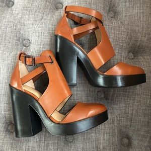 Zara Brown Leather Inclosed Toe Chunky Heel Shoes